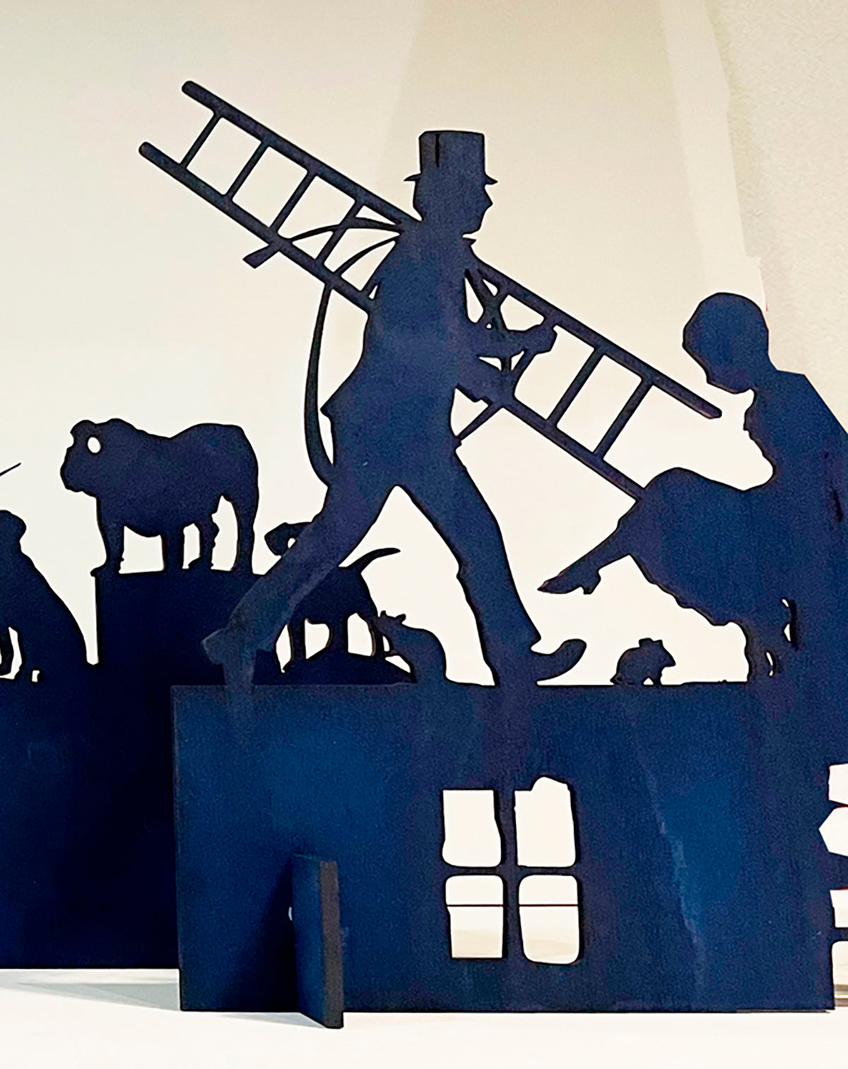The Shepherdess and the Chimney-Sweep, Silhouette