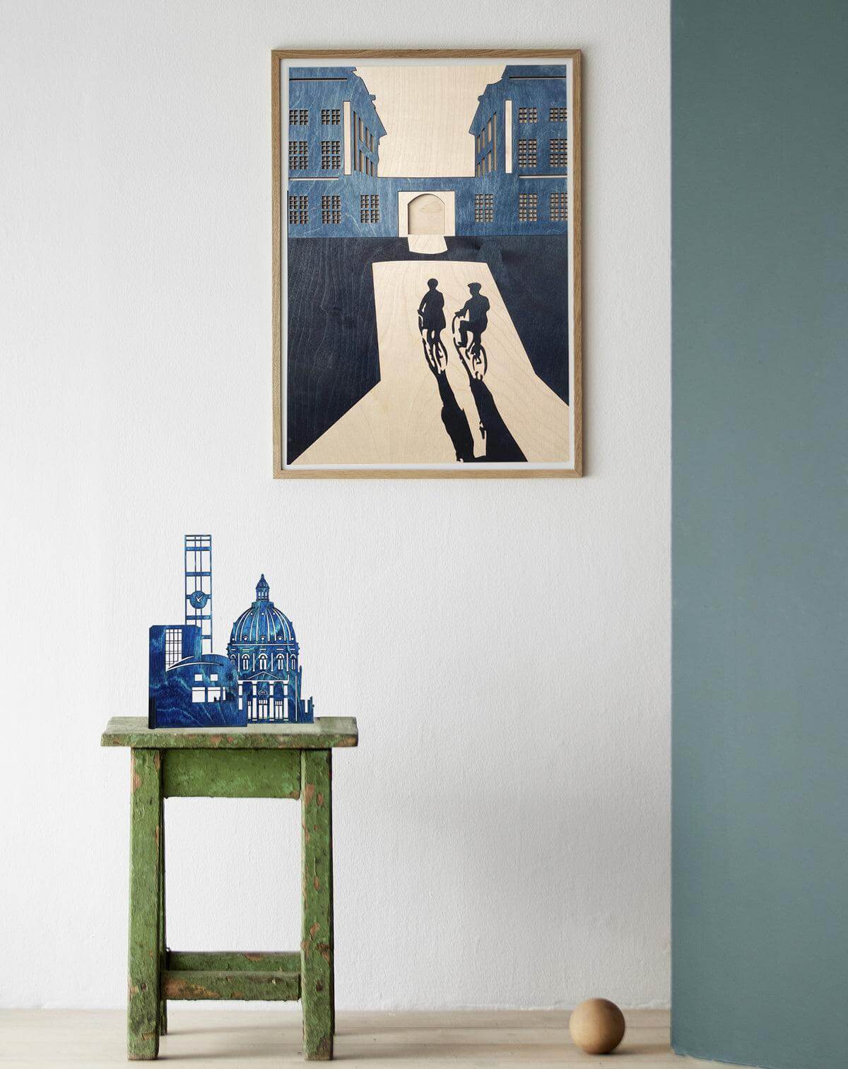 A design accessories collection with silhouttes og iconic buildings / Dekorative designs med silhuetter af ikoniske bygninger