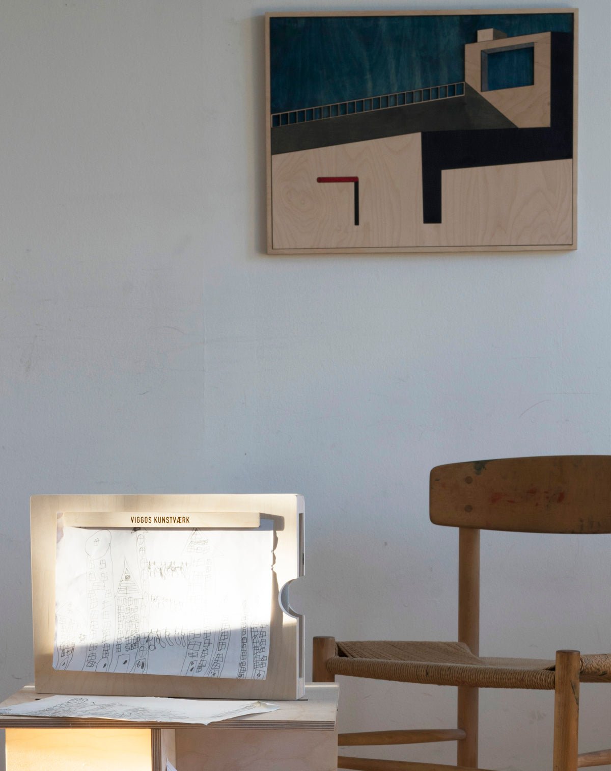 DRAWING HOLDER