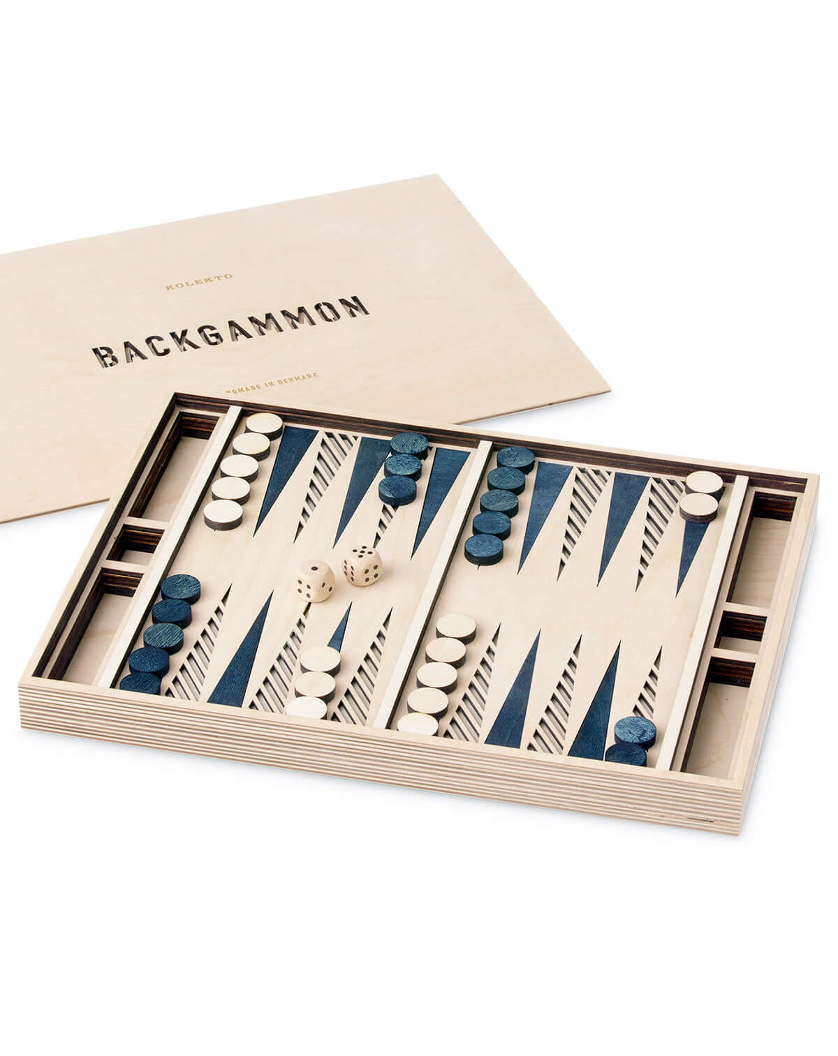 An aesthetic and beautiful backgammon game handmade in Copenhagen and designed in sustainable materials. From Kolekto